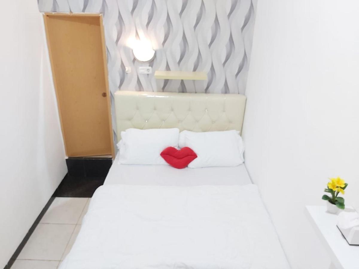 Alex Hostel 2 Палембанг Экстерьер фото
