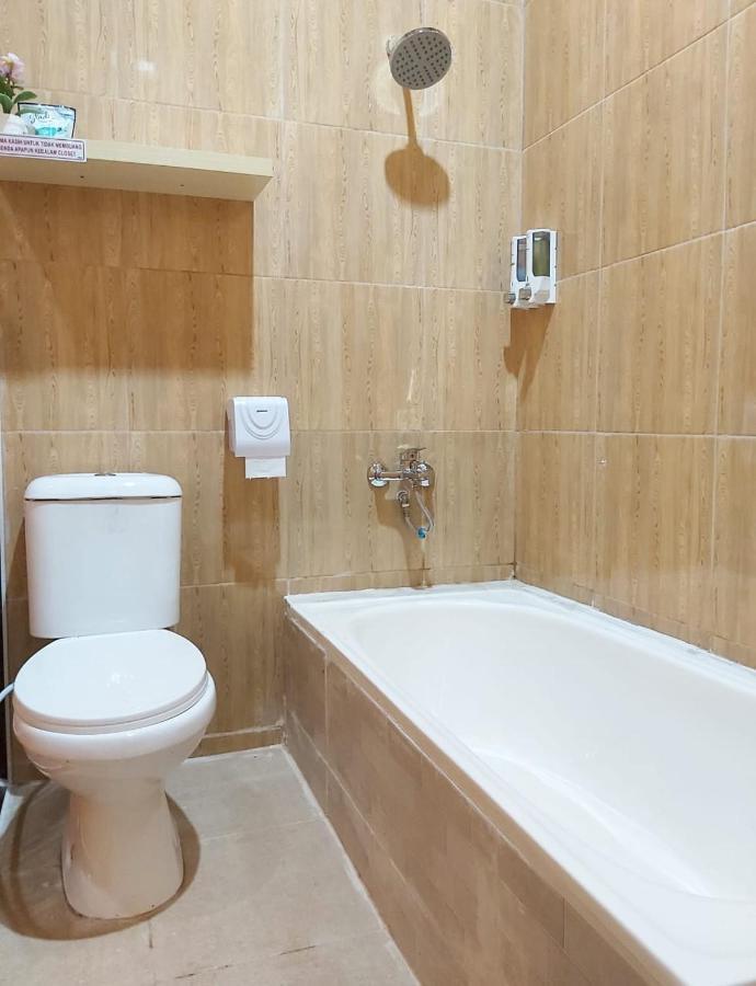 Alex Hostel 2 Палембанг Экстерьер фото